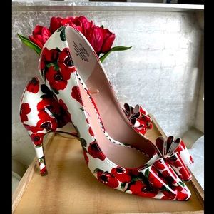 NEW ! Betsey Johnson Floral Heels